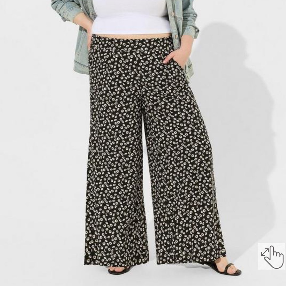 Pull On Challis Wide Leg High Rise Pant 1 Short Daisy Ditsy Black Floral
